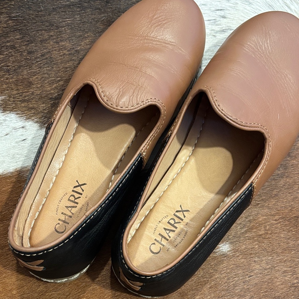 CHARX Women's Tan and Black Loafers